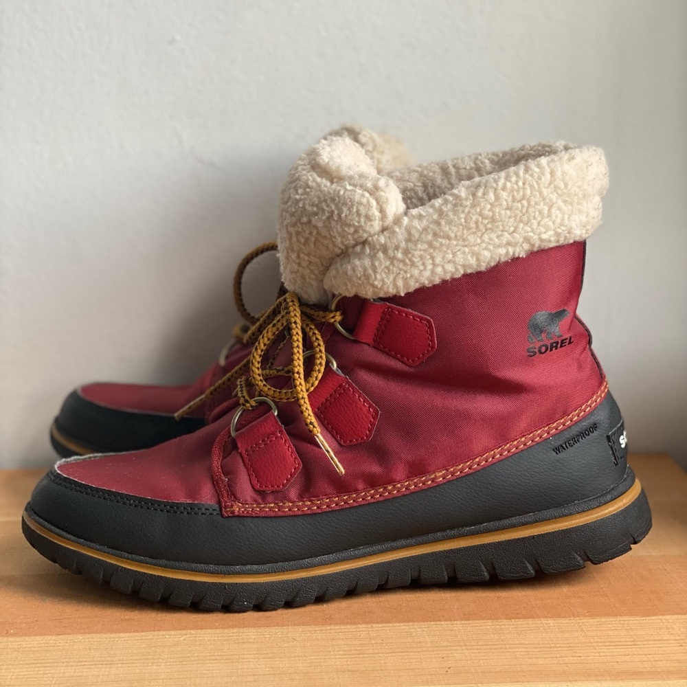 Sorel Explorer Carnival Boots in Red